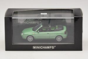 Volkswagen Golf Mk4 Kabriolett Roheline Metallik Minichamps 1:43 430058335 Metall - pilt 5/5