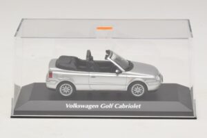 Volkswagen Golf Mk4 Kabriolett Hõbedane Maxichamps 1:43 940058331 Metall - pilt 4/5