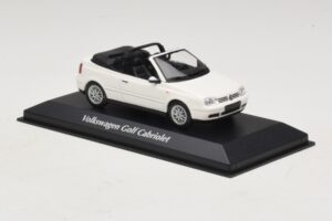 Volkswagen Golf Mk4 Kabriolett Valge Maxichamps 1:43 940058330 Metall - pilt 3/5
