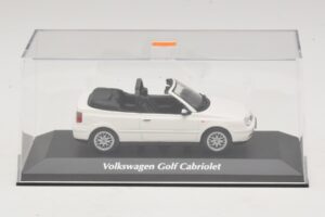 Volkswagen Golf Mk4 Kabriolett Valge Maxichamps 1:43 940058330 Metall - pilt 4/5