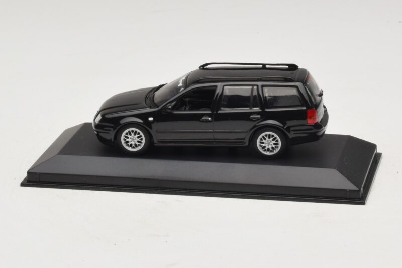 Volkswagen Golf Mk4 Variant Sport Highline BBS Edition Must Asenduskarp Minichamps 1:43 GOLF008-R1 Metall