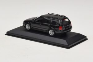 Volkswagen Golf Mk4 Variant Sport Highline BBS Edition Must Asenduskarp Minichamps 1:43 GOLF008-R1 Metall - pilt 3/5