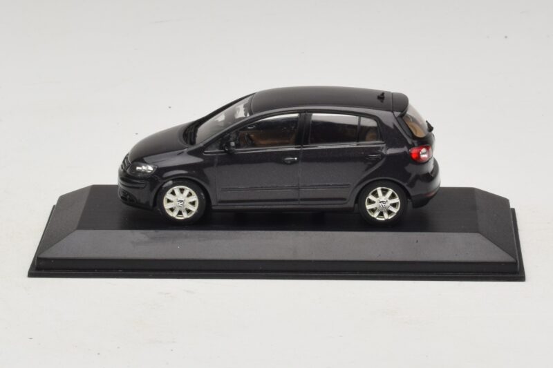 Volkswagen Golf Plus Mk5 Must Minichamps 1:43 GOLF007 Metall