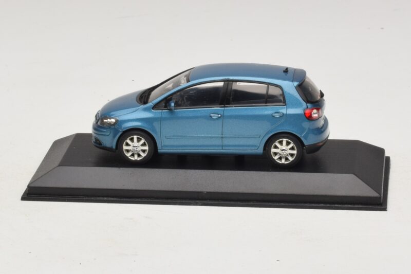 Volkswagen Golf Plus Mk5 Sinine Metallik Asenduskarp Minichamps 1:43 GOLF02-R1 Metall