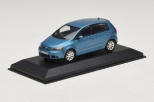 Volkswagen Golf Plus Mk5 Sinine Metallik Asenduskarp Minichamps 1:43 GOLF02-R1 Metall - pilt 2/5