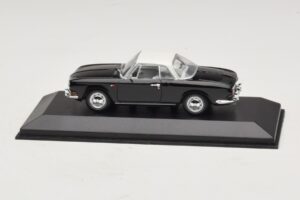 Volkswagen Karmann Ghia Must valge katusega Minichamps 1:43 430050224 Metall