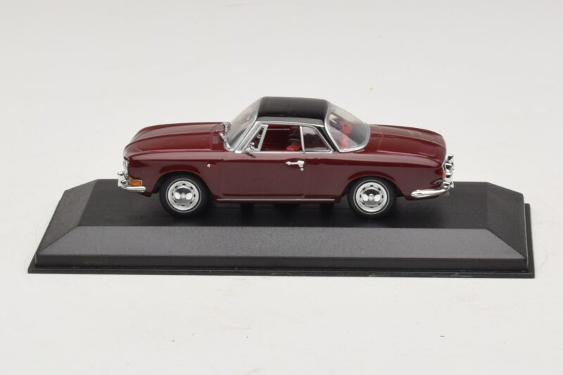 Volkswagen Karmann Ghia Punane Musta Katusega Minichamps 1:43 GHIA002 Metall