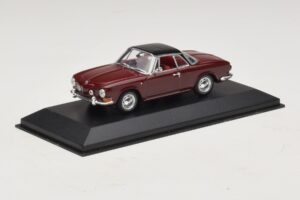Volkswagen Karmann Ghia Punane Musta Katusega Minichamps 1:43 GHIA002 Metall - pilt 2/5