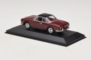 Volkswagen Karmann Ghia Punane Musta Katusega Minichamps 1:43 GHIA002 Metall - pilt 3/5