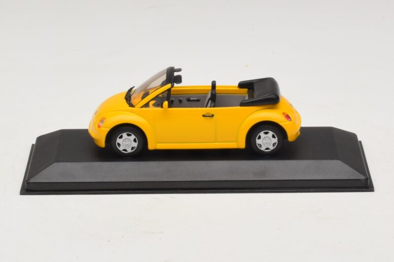 Volkswagen New Beetle Kabriolett Kollane Minichamps 1:43 BEETLE002 Metall