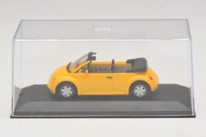 Volkswagen New Beetle Kabriolett Kollane Minichamps 1:43 BEETLE002 Metall - pilt 4/5