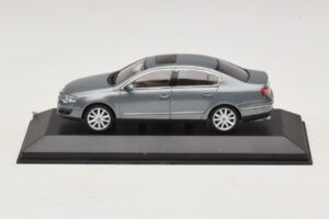 Volkswagen Passat B6 Hall Metallik Minichamps 1:43 PASSAT006 Metall
