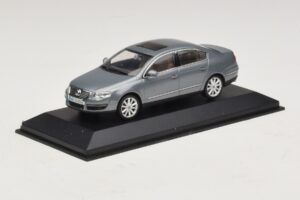 Volkswagen Passat B6 Hall Metallik Minichamps 1:43 PASSAT006 Metall - pilt 2/5
