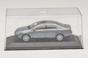 Volkswagen Passat B6 Hall Metallik Minichamps 1:43 PASSAT006 Metall - pilt 4/5
