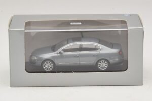 Volkswagen Passat B6 Hall Metallik Minichamps 1:43 PASSAT006 Metall - pilt 5/5