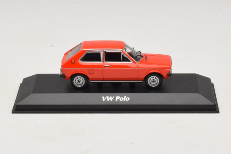 Volkswagen Polo Mk1 Punane Maxichamps 1:43 Volkswagen Polo Mk1 Punane Maxichamps 1:43 940050500 Metall