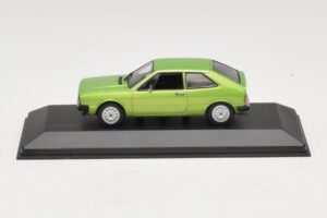 Volkswagen Scirocco Mk1 Roheline Metallik Asenduskarp Maxichamps 1:43 940050420-R1 Metall