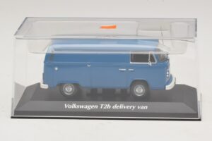 Volkswagen T2b Kaubaauto Sinine Maxichamps 1:43 940053061 Metall - pilt 4/5