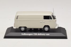 Volkswagen T2b Kaubaauto Hall Maxichamps 1:43 940053060 Metall
