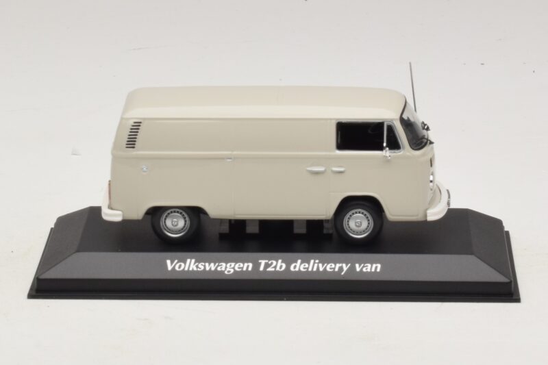Volkswagen T2b Kaubaauto Hall Maxichamps 1:43 940053060 Metall