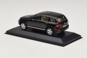 Volkswagen Touareg 7L Must Minichamps 1:43 TOUAREG002 Metall - pilt 3/5