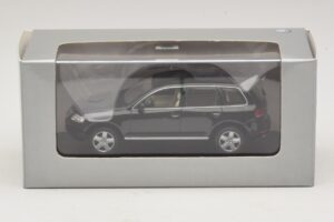 Volkswagen Touareg 7L Must Minichamps 1:43 TOUAREG002 Metall - pilt 5/5