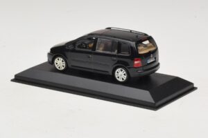 Volkswagen Touran 1T Must Minichamps 1:43 TOURAN005 Metall - pilt 3/5