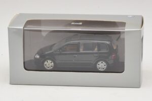 Volkswagen Touran 1T Must Minichamps 1:43 TOURAN005 Metall - pilt 5/5