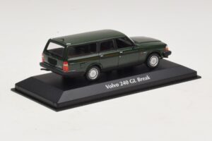 Volvo 240 GL Universaal Tumeroheline Maxichamps 1:43 940171411 Metall - pilt 2/5
