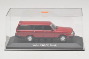 Volvo 240 GL Universaal Punane Maxichamps 1:43 940171410 Metall - pilt 5/5