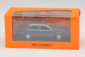 Volvo 740 Dark Blue Metallic Maxichamps 1:43 940171701 Metall - pilt 5/5