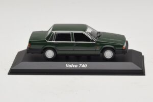 Volvo 740 Tumeroheline Maxichamps 1:43 Volvo 740 Tumeroheline Maxichamps 1:43 940171700 Metall
